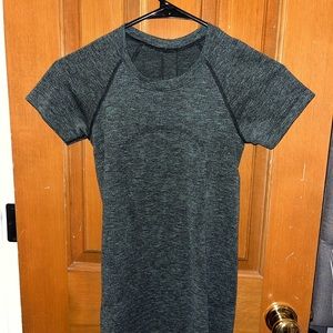 Lululemon swiftly tech top